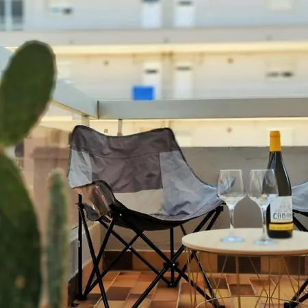 Front De Avec Terrasse Et Parking Saint-Cyprien (Pyrenees-Orientales)